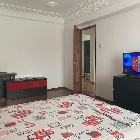 Center Apartment Галац Екстер'єр фото