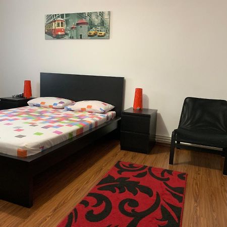 Center Apartment Галац Екстер'єр фото