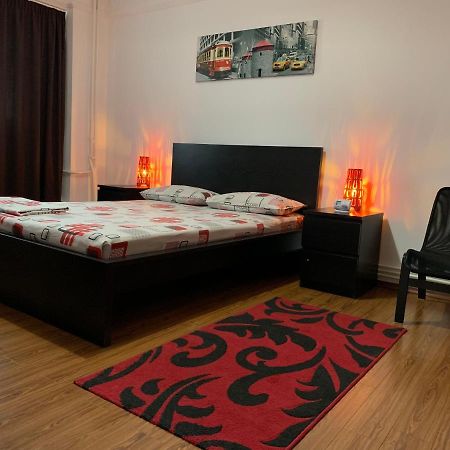 Center Apartment Галац Екстер'єр фото
