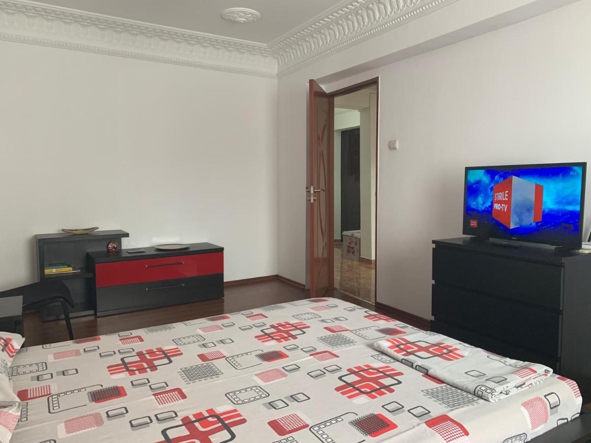 Center Apartment Галац Екстер'єр фото