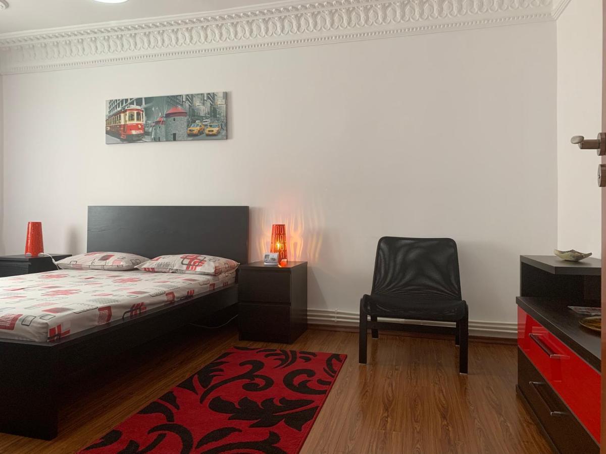Center Apartment Галац Екстер'єр фото