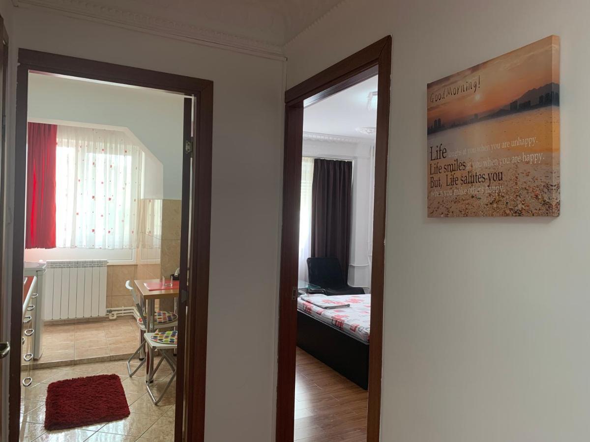 Center Apartment Галац Екстер'єр фото