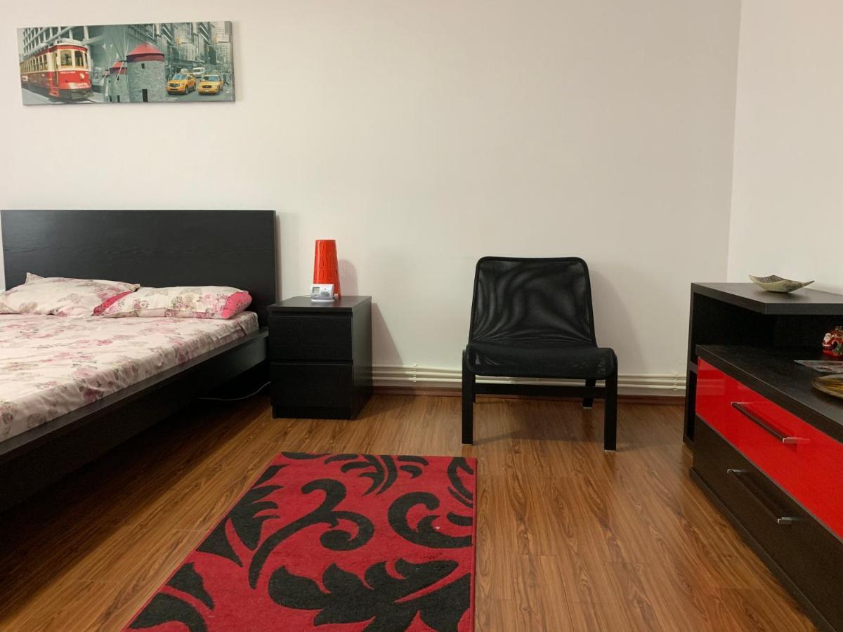 Center Apartment Галац Екстер'єр фото