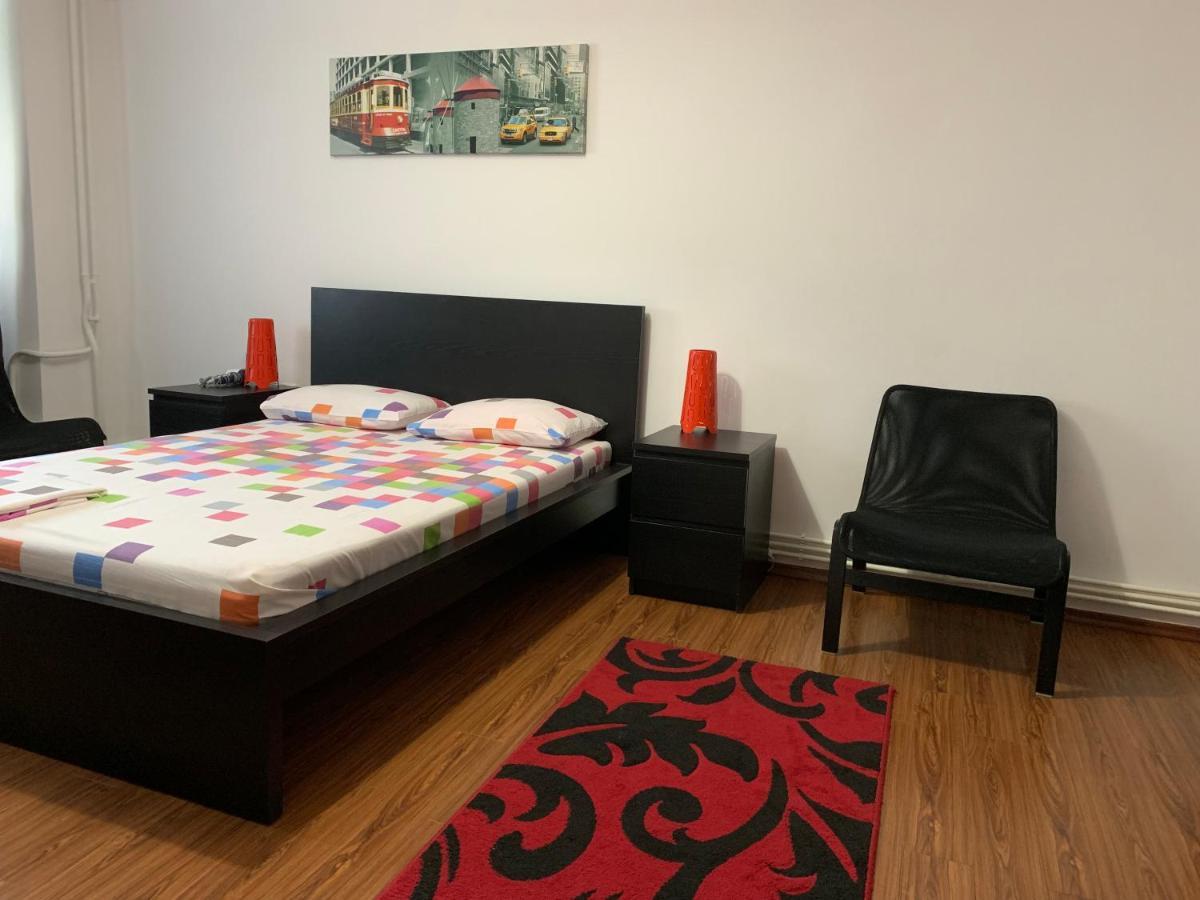 Center Apartment Галац Екстер'єр фото