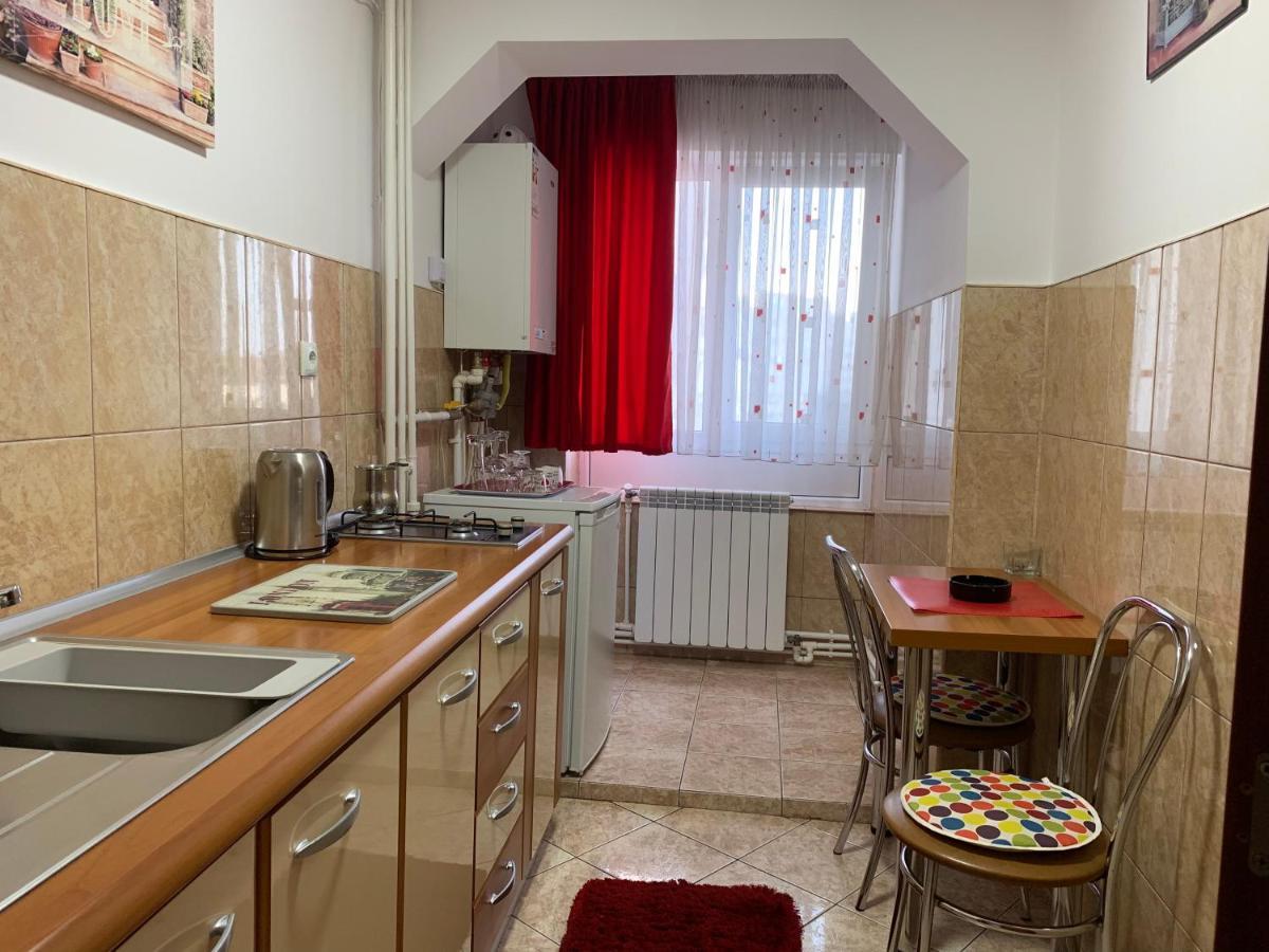 Center Apartment Галац Екстер'єр фото