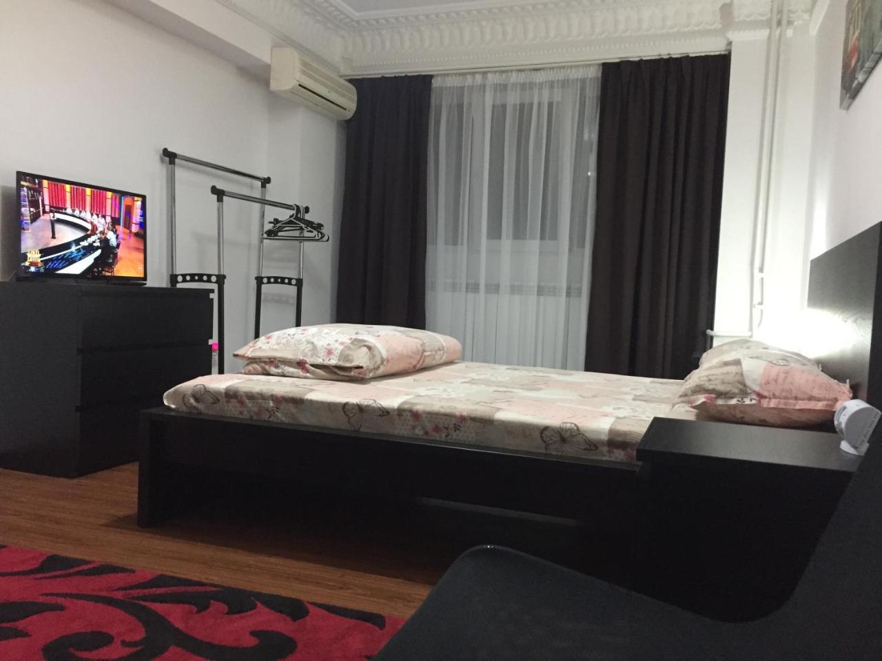 Center Apartment Галац Екстер'єр фото