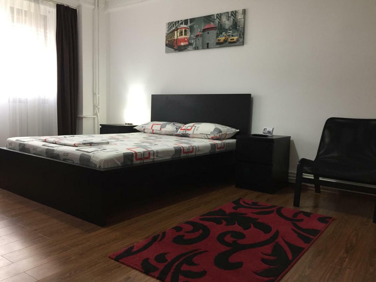 Center Apartment Галац Екстер'єр фото