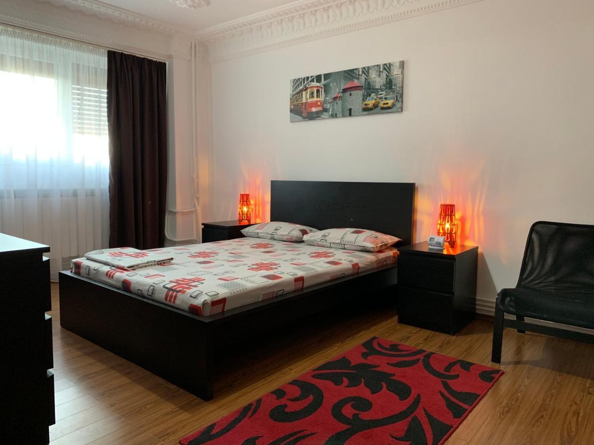 Center Apartment Галац Екстер'єр фото